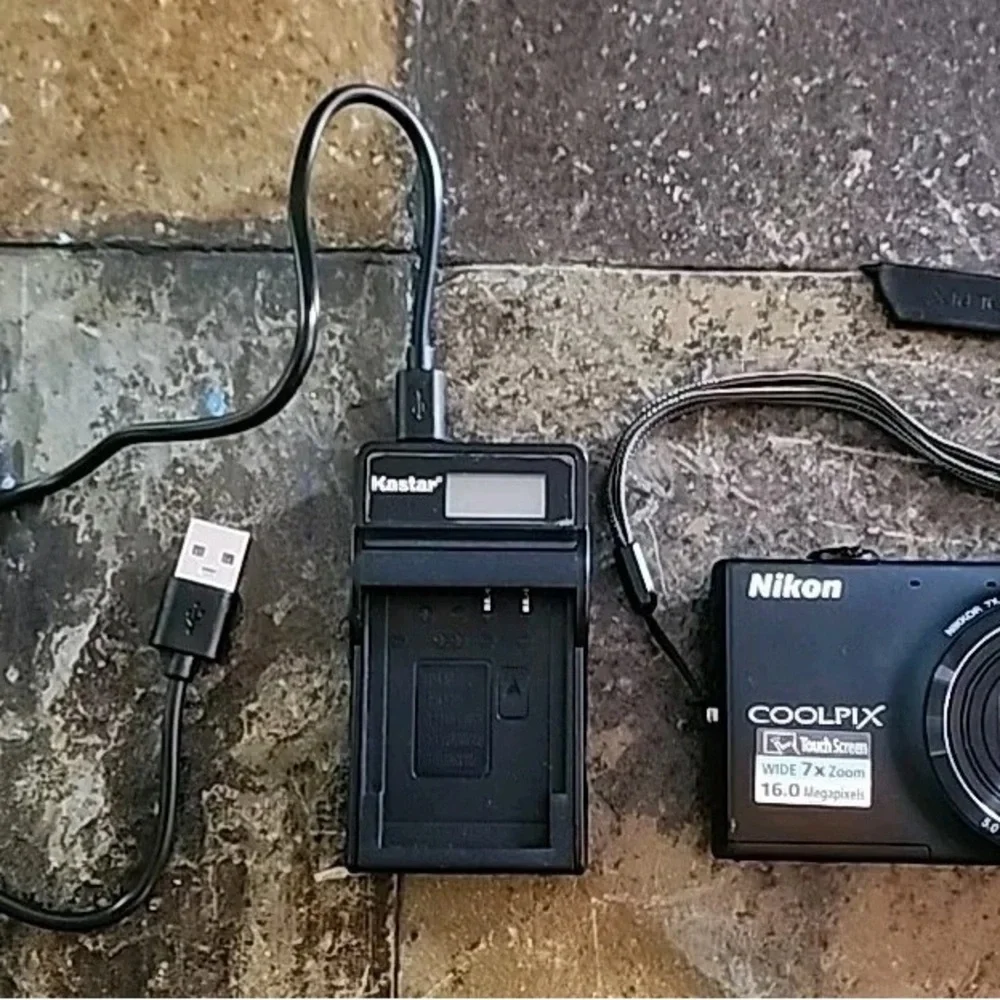 Nikon COOLPIX Black Digital Camera with 7x Zoom